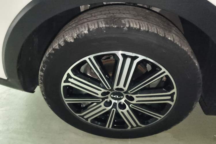 Used Kia Sportage R 2021 Ace 2.0L Splendid Edition Left Front Wheel Hub