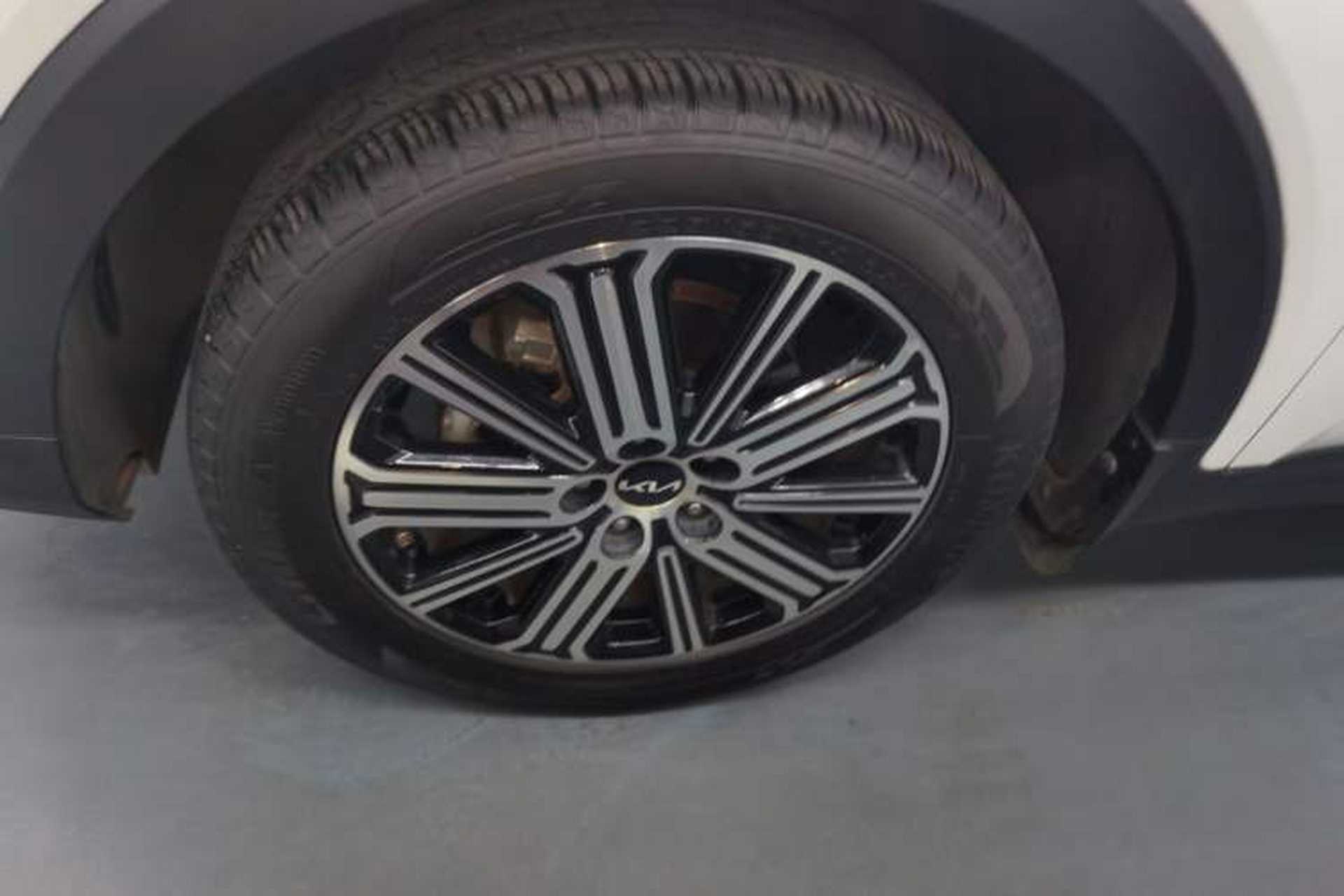 Used Kia Sportage R 2021 Ace 2.0L Challenge Edition Left Front Wheel Hub