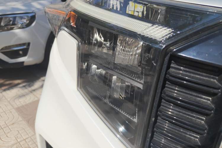 Used Kia Sportage R 2021 Ace 2.0L Splendid Edition Right Front Headlight