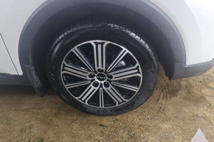 Used Kia Sportage R 2021 Ace 2.0L Challenge Edition Right Front Wheel Hub