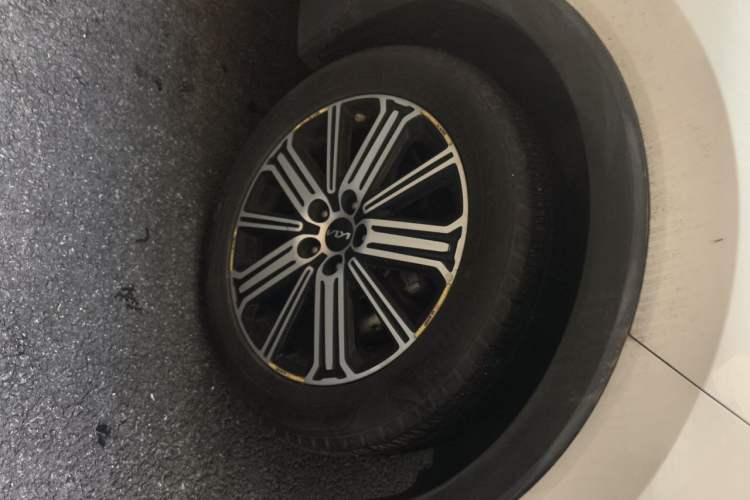 Used Kia Sportage R 2021 Ace 2.0L Splendid Edition Right Front Wheel Hub