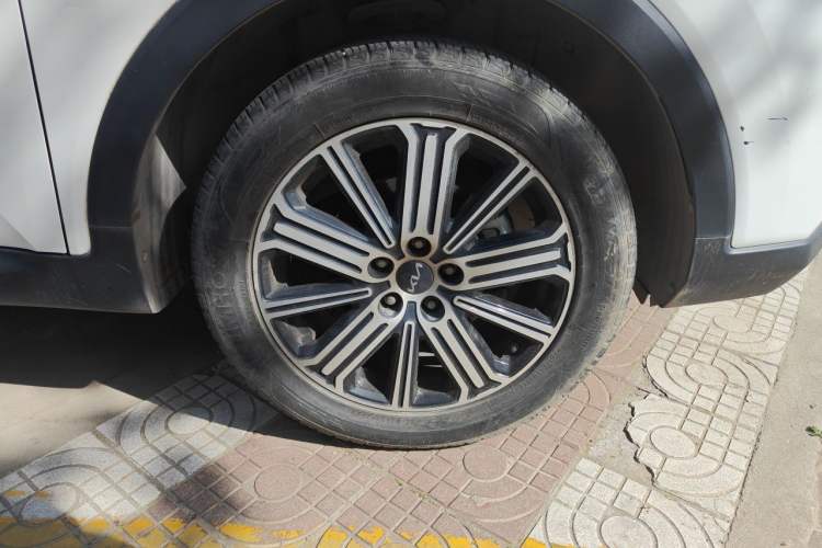 Used Kia Sportage R 2021 Ace 2.0L Splendid Edition Right Front Wheel Hub
