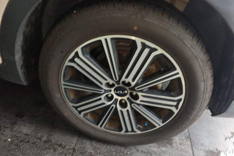 Used Kia Sportage R 2021 Ace 2.0L Splendid Edition Right Front Wheel Hub