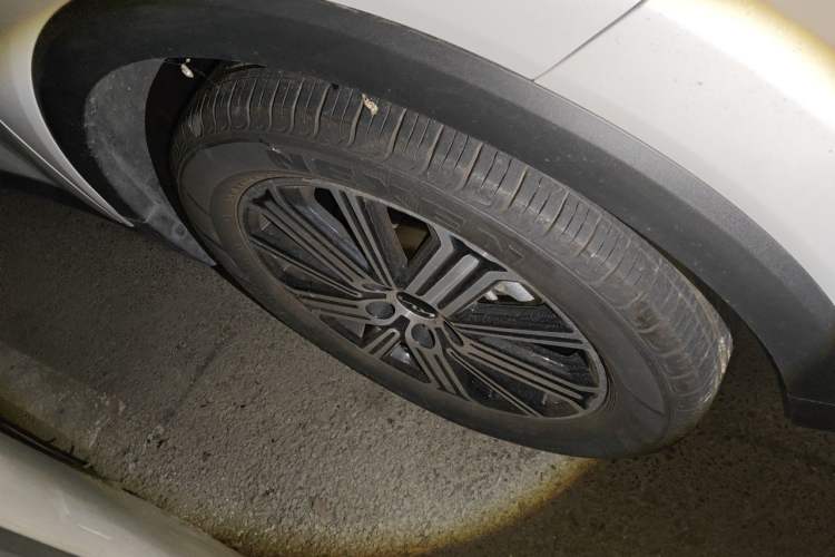 Used Kia Sportage R 2021 Ace 2.0L Challenge Edition Right Front Wheel Hub
