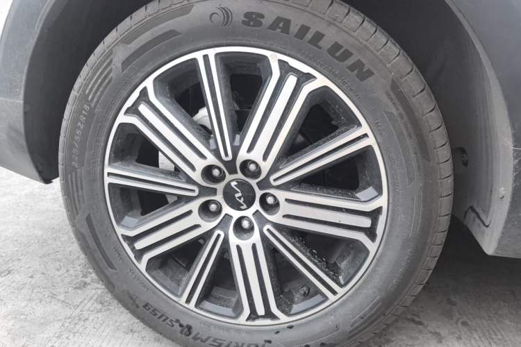 Used Kia Sportage R 2021 Ace 2.0L Splendid Edition Right Front Wheel Hub