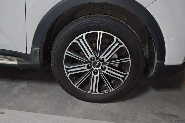 Used Kia Sportage R 2021 Ace 2.0L Splendid Edition Right Front Wheel Hub