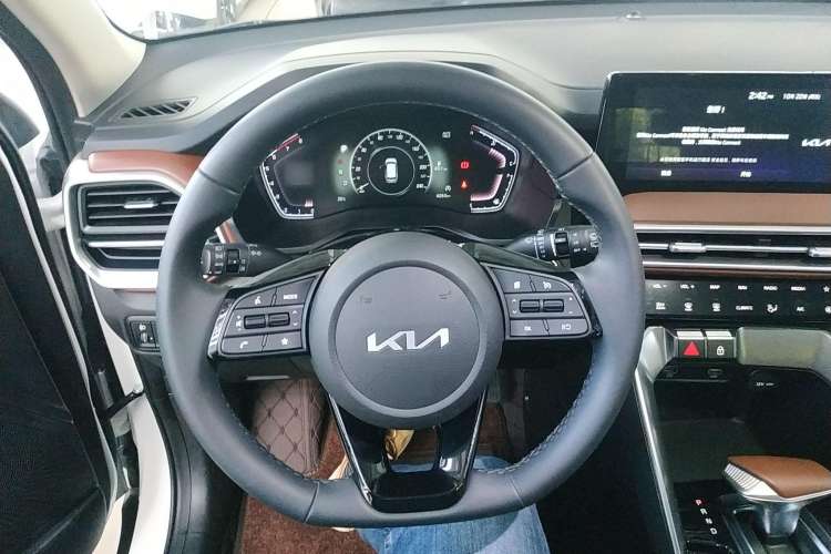 Used Kia Sportage R 2021 Ace 2.0L Splendid Edition Steering Wheel