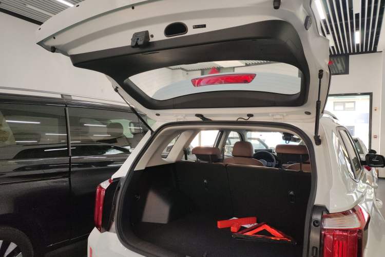Used Kia Sportage R 2021 Ace 2.0L Splendid Edition Trunk
