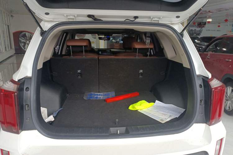 Used Kia Sportage R 2021 Ace 2.0L Splendid Edition Trunk