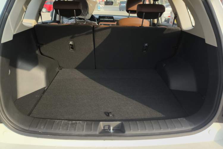 Used Kia Sportage R 2021 Ace 2.0L Splendid Edition Trunk
