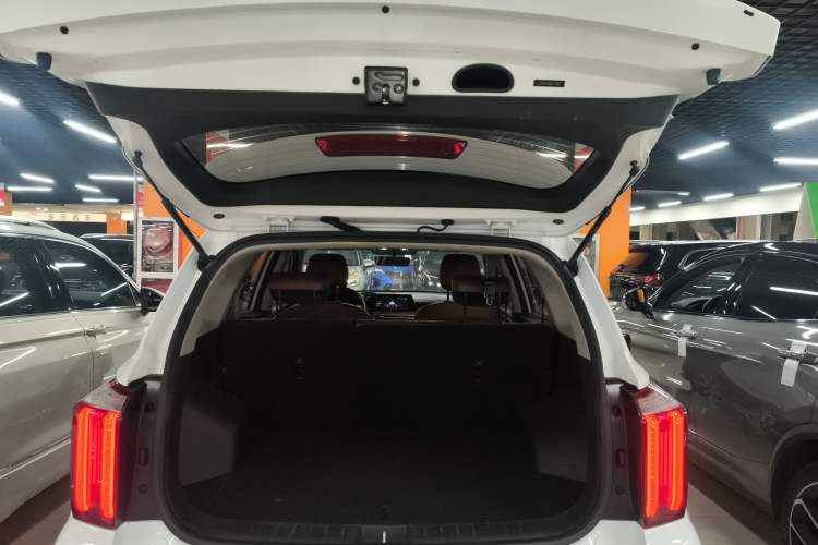 Used Kia Sportage R 2021 Ace 2.0L Splendid Edition Trunk