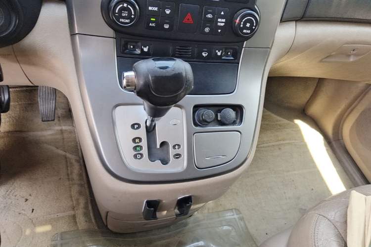 Used Kia VQ 2006 2.7 Comfort Edition Gear Lever