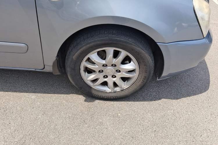 Used Kia VQ 2006 2.7 Comfort Edition Right Front Wheel Hub
