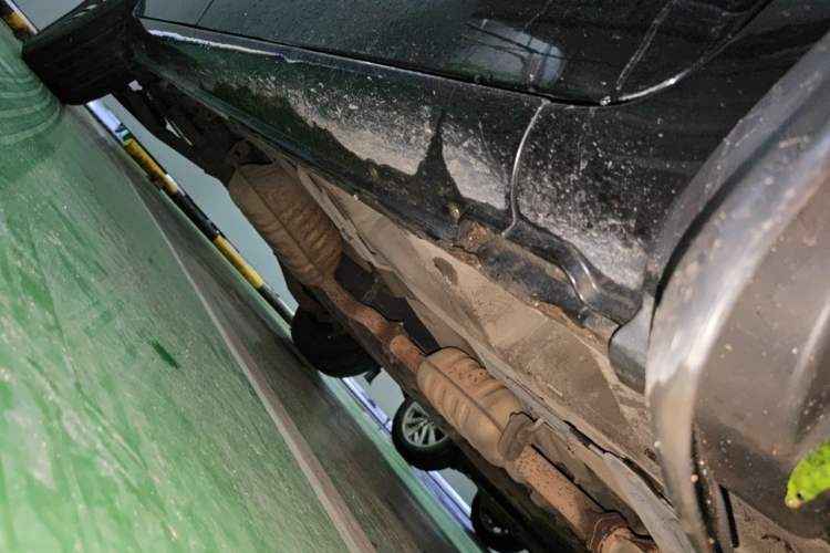 Used Kia VQ 2011 2.7 Comfort Edition Chassis Front Right