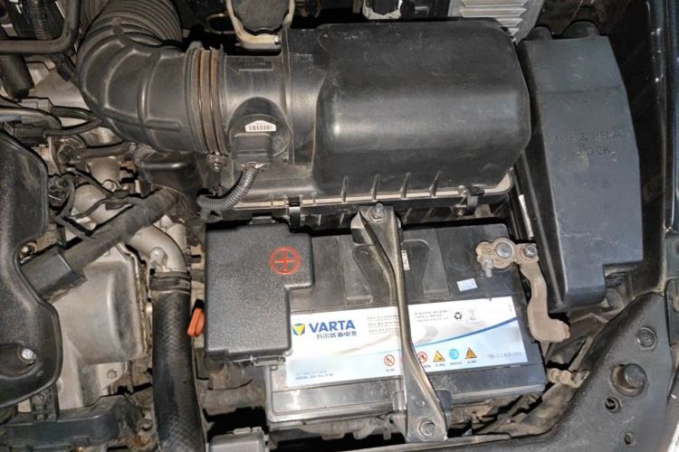 Used Kia VQ 2011 2.7 Comfort Edition Engine Bay Left