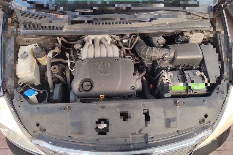 Used Kia VQ 2011 2.7 Luxury Edition Engine Bay