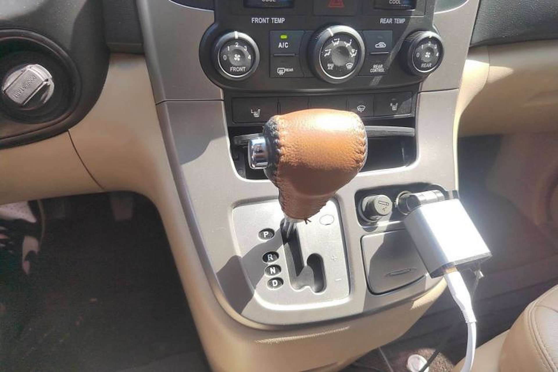 Used Kia VQ 2011 2.7 Comfort Edition Gear Lever