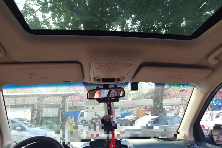 Used Kia VQ 2011 2.7 Luxury Edition Headliner
