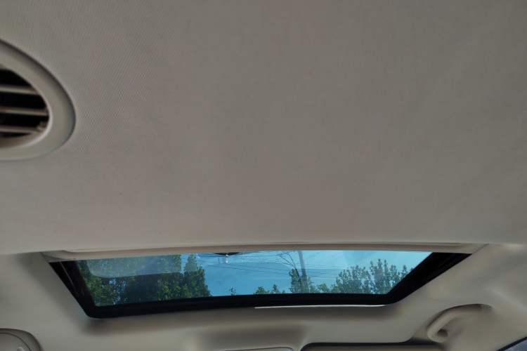Used Kia VQ 2011 2.7 Comfort Edition Headliner