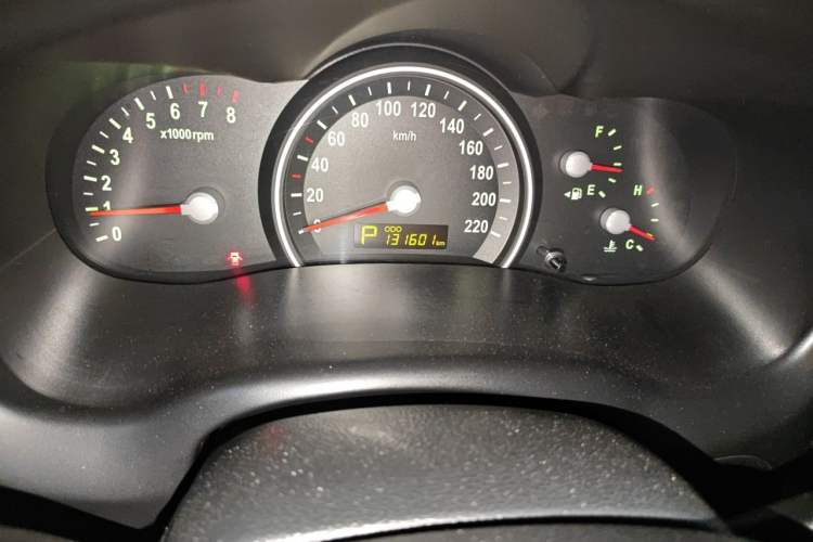 Used Kia VQ 2011 2.7 Comfort Edition Instrument Cluster