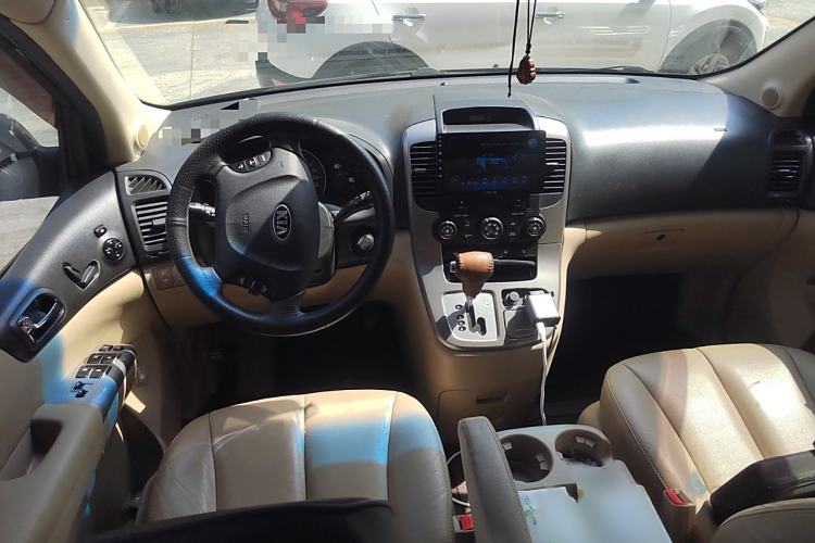 Used Kia VQ 2011 2.7 Comfort Edition Interior 2