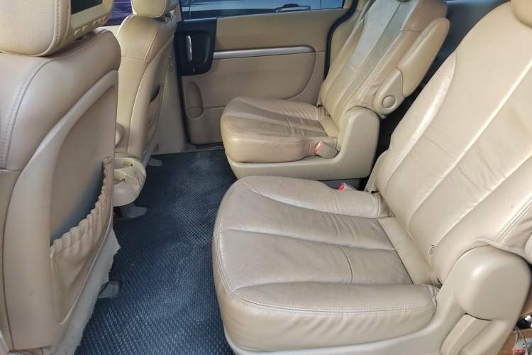 Used Kia VQ 2011 2.7 Luxury Edition Left Rear Seat