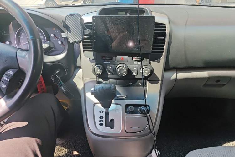 Used Kia VQ 2011 2.7 Comfort Edition Audio And AC Panel