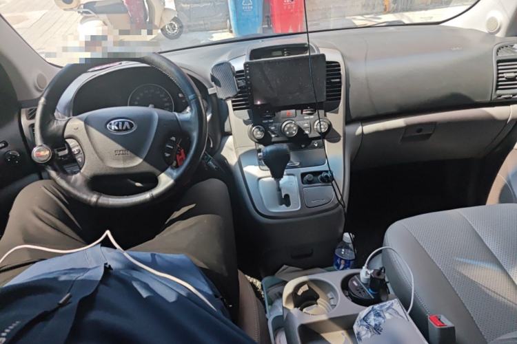 Used Kia VQ 2011 2.7 Comfort Edition Center Console