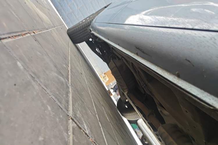 Used Kia VQ 2011 2.7 Comfort Edition Chassis Front Right