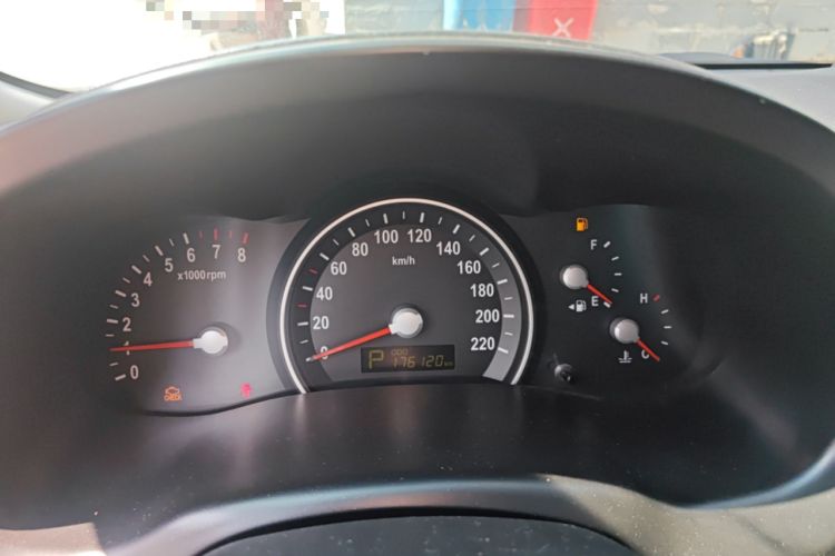 Used Kia VQ 2011 2.7 Comfort Edition Instrument Cluster