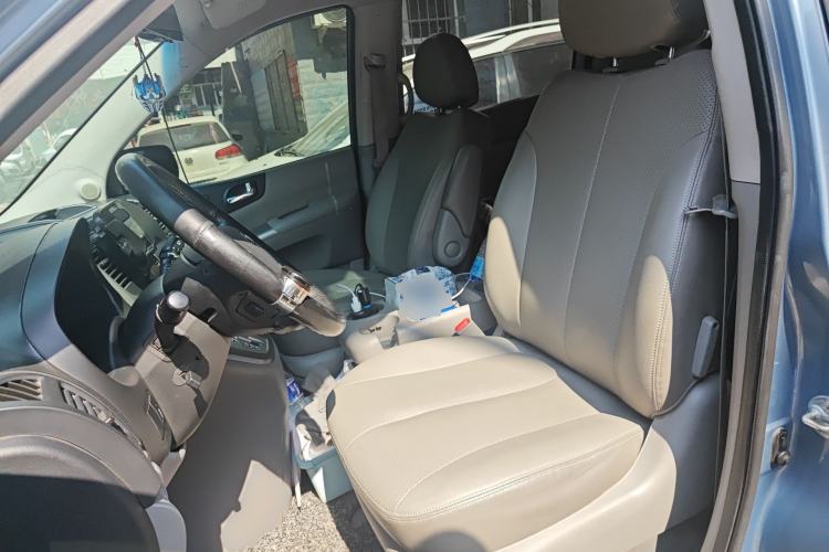 Used Kia VQ 2011 2.7 Comfort Edition Left Front Seat