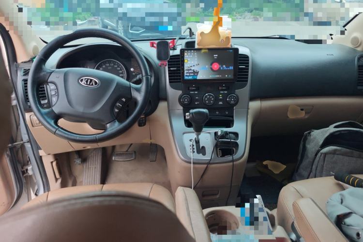 Used Kia VQ 2011 2.7 Comfort Edition Center Console