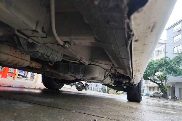 Used Kia VQ 2011 2.7 Comfort Edition Chassis Front Left