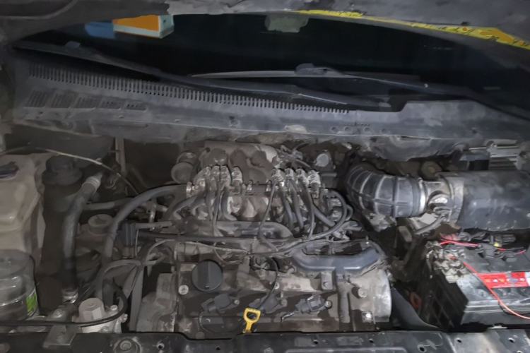 Used Kia VQ 2011 2.7 Luxury Edition Engine Bay