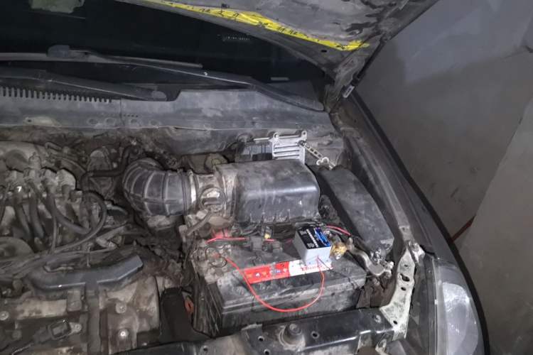 Used Kia VQ 2011 2.7 Luxury Edition Engine Bay Left