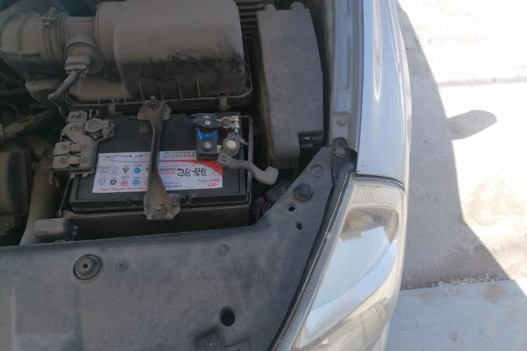 Used Kia VQ 2011 2.7 Comfort Edition Engine Bay Left