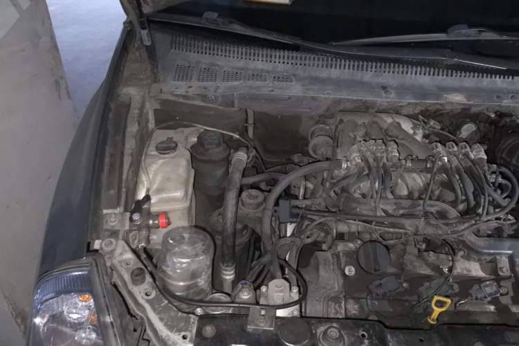 Used Kia VQ 2011 2.7 Luxury Edition Engine Bay Right
