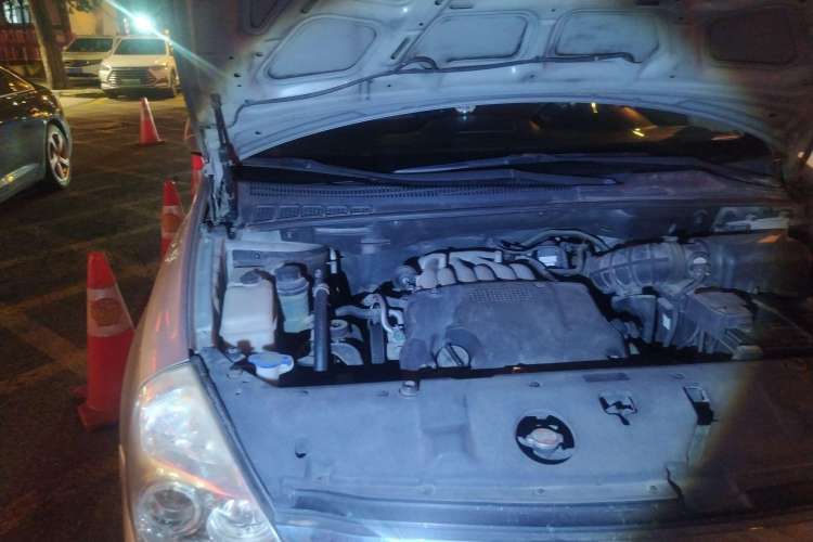 Used Kia VQ 2011 2.7 Comfort Edition Engine Bay Right