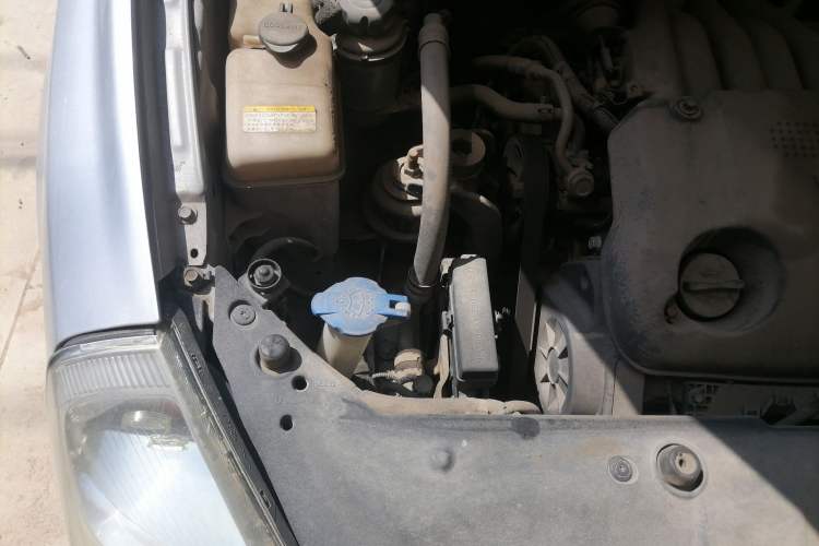 Used Kia VQ 2011 2.7 Comfort Edition Engine Bay Right