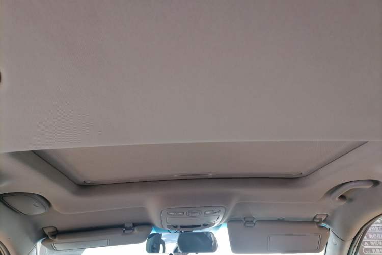 Used Kia VQ 2011 2.7 Comfort Edition Headliner