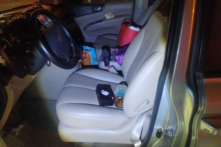 Used Kia VQ 2011 2.7 Comfort Edition Left Front Seat