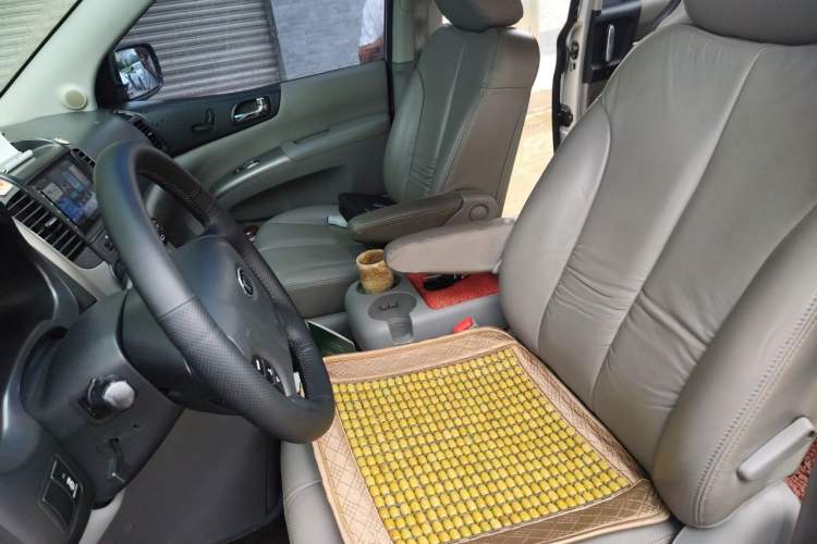 Used Kia VQ 2011 2.7 Comfort Edition Left Front Seat