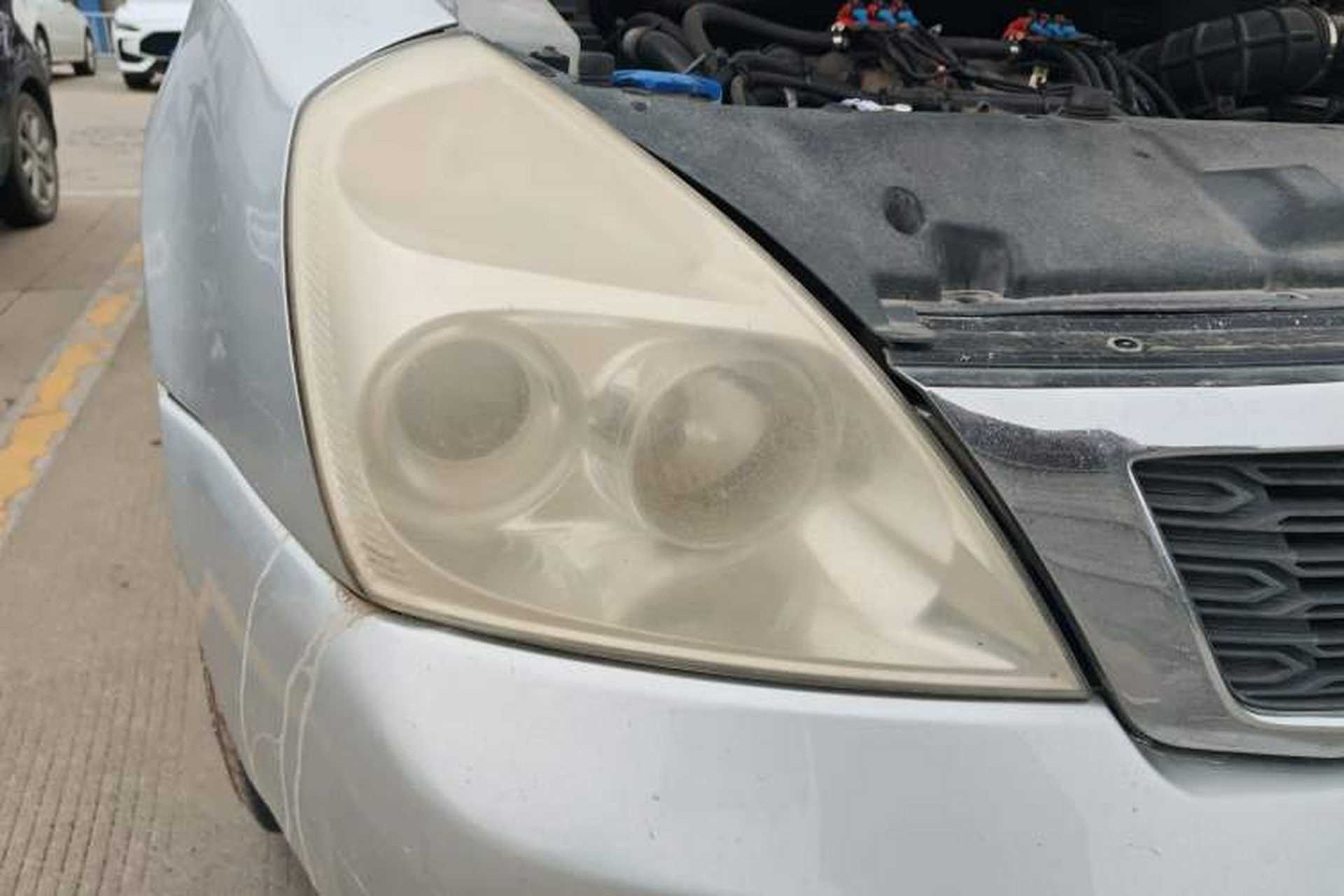 Used Kia VQ 2011 2.7 Comfort Edition Right Front Headlight