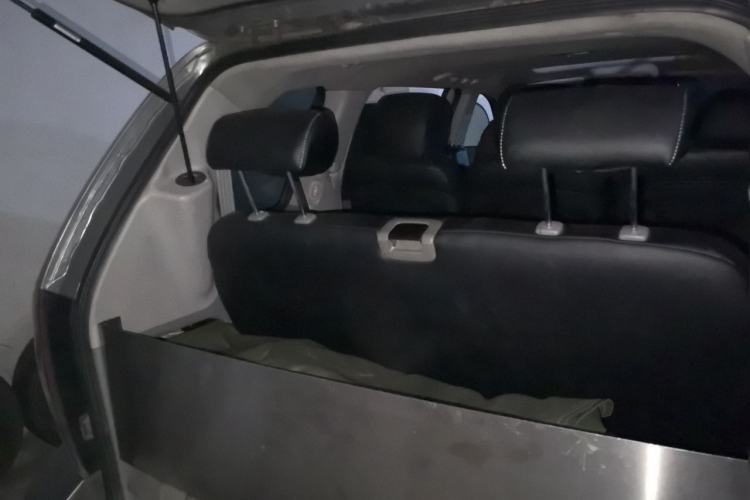 Used Kia VQ 2011 2.7 Luxury Edition Trunk