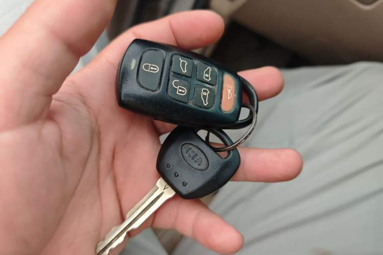 Used Kia VQ 2011 2.7 Comfort Edition Vehicle Key