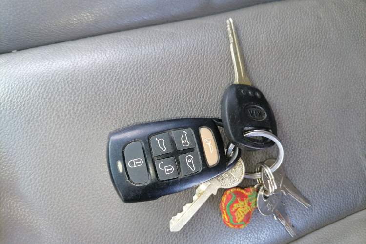 Used Kia VQ 2011 2.7 Comfort Edition Vehicle Key