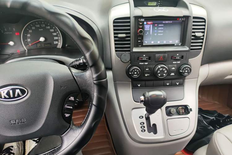 Used Kia VQ 2011 2.7 Comfort Edition Audio And AC Panel