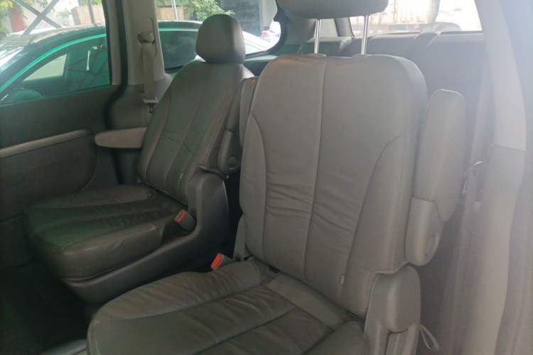 Used Kia VQ 2013 2.2T VQ-R Luxury Edition Left Rear Seat