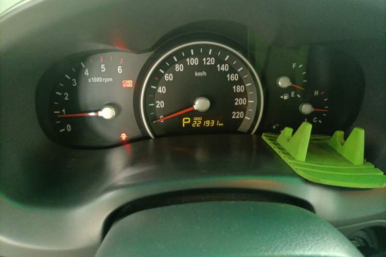 Used Kia VQ 2013 2.2T VQ-R Luxury Edition Odometer Close Up