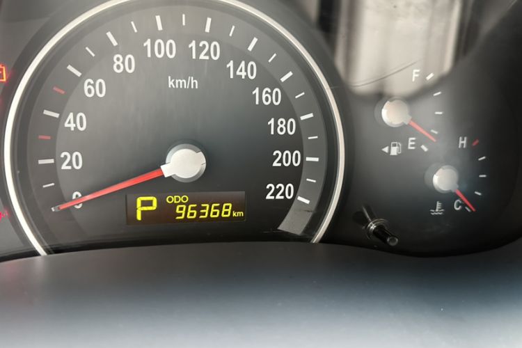 Used Kia VQ 2013 2.2T VQ-R Comfort Edition Odometer Close Up